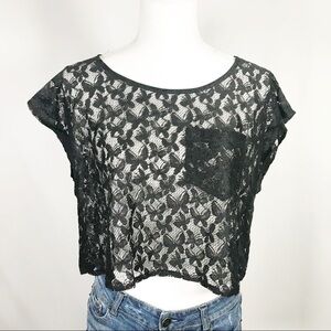 Forever 21 Black Sleeveless Lace Crop Top Small